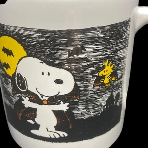 Peanuts Dracula Snoopy Halloween Great Pumpkin Ceramic Mug 2018 Oversized - Picture 1 of 7