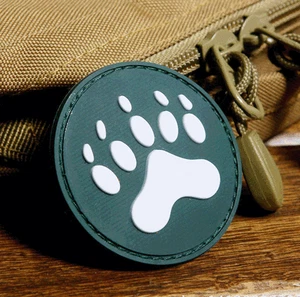 3D PVC BLACKWATER TRACKER BEAR PAW RUBBER HOOK LOOP PATCH BADGE GREEN WHITE - Picture 1 of 5