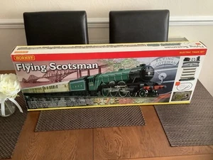 Hornby The Flying Scotsman R1167 00 Gauge Train Set Brand New As Pictured - Picture 1 of 12