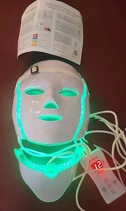 Nutriskin LED Light Therapy Mask And Neck Attachment 7 Color - Picture 1 of 5