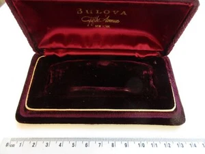 "Bulova Vintage Terciopelo Rojo Presentación Exhibición Hombre Caja de Reloj ""Quinta Avenida" - Imagen 1 de 8