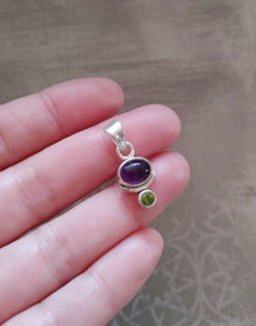 Ciondolo vintage argento sterling 925 viola iolite verde peridoto 2,2 g - Foto 1 di 8