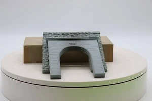 HO Scale -Pair of different Cascade Tunnel Portal - Picture 1 of 2