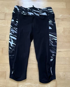 ATHLETA Size Black with Animal Print Stash Pocket Capri Yoga Exercise - Picture 1 of 10
