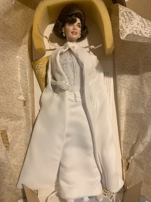 Muñeca retrato porcelana bola inaugural Jacqueline Kenned Franklin como nueva en caja Foto 1 de 2