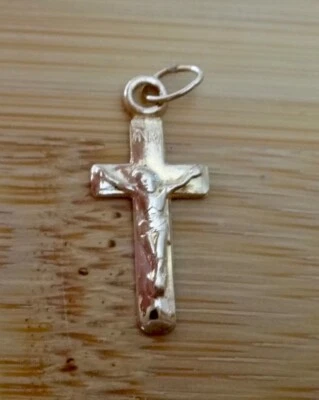 Dije crucifijo pequeño lleno de oro 20x9 mm cruz bebé niño Foto 1 de 3