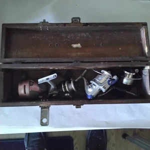 Antique Wood Box with four fishing Reels - Picture 1 of 9