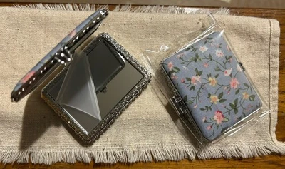 Espejo compacto cuadrado pequeño de doble cara para monedero (azul con flores - lote de 2) Foto 1 de 4