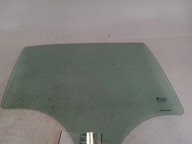  Chevrolet Malibu 2007 puerta trasera derecha cristal 4333 Foto 1 de 4