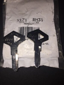 2- RN31 AMC EAGLE MEDALLÓN PUERTA MALETERO LLAVE EN BLANCO SE ADAPTA 1988-89, PEUGEOT 405 X171 - Imagen 1 de 2