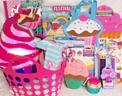 全新 十岁 生日礼物 篮球 CUPCAKE 玩具亮片 CUPCAKE PILLOW 唇部光泽 — 第 1/2 张图片