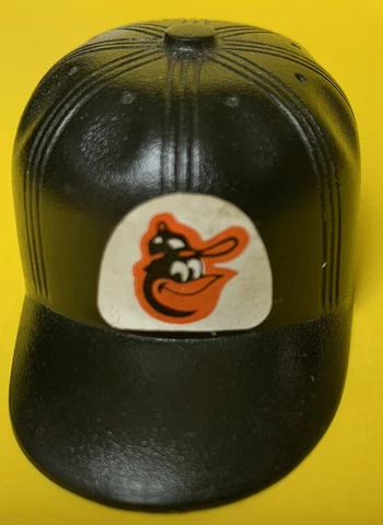 1980 Baltimore Orioles Vintage MLB baseball plastic mini Gumball hat bat helmet Cover