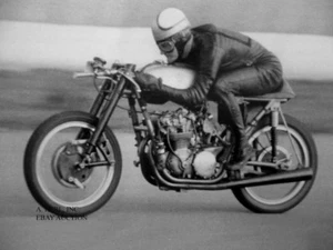 Mike Hailwood - Ducati 350 desmo twin GP racer - Silverstone 1961 photo - Picture 1 of 1