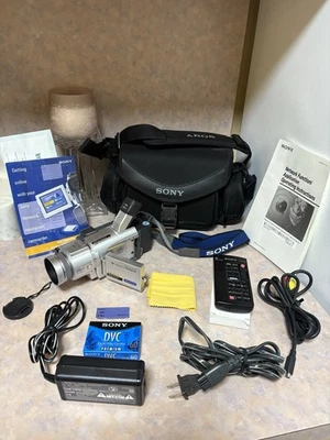 Sony DCR-TRV70 Mini Dv Kamera Stereo Camcorder Player funktioniert! +Chrgr+Case+Extras - Bild 1 von 4