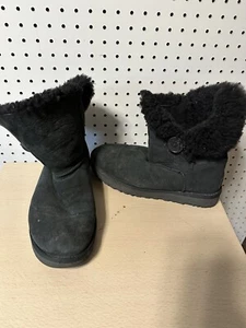 Womens UGG winter boots - black - SN 1016226 - size 9 - Picture 1 of 6