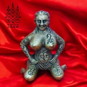 MAE PHER Mae Per Lady Love Charm Sex Luck Gamble Mantra Pendant Thai Amulet - Picture 1 of 7