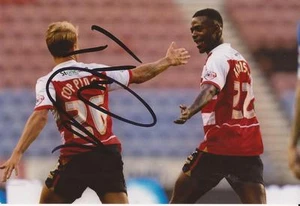 DONCASTER: THEO ROBINSON SIGNED 6x4 ACTION PHOTO + COA - Bild 1 von 1