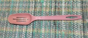 King Kraft Nylon Plastic Slotted Serving spoon 11" USA Pink Vintage - Picture 1 of 6