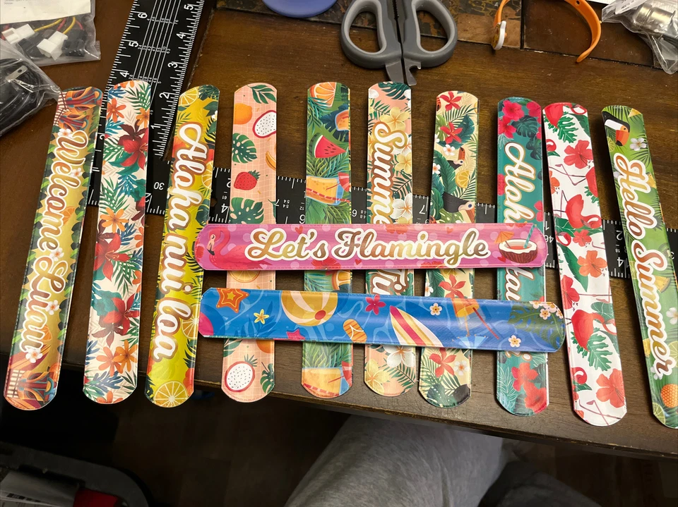 1 dúzia de pulseiras de tapa tema havaiano. - Imagem 1 de 1