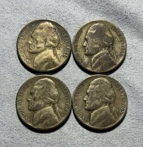 Lot of 4 Jefferson Silver War Nickels-All dated 1945D Each coin is .0563 silver. - Picture 1 of 2