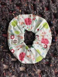 OWNSIT Disney Snow White Themed Scrunchie BNWOT - Picture 1 of 3