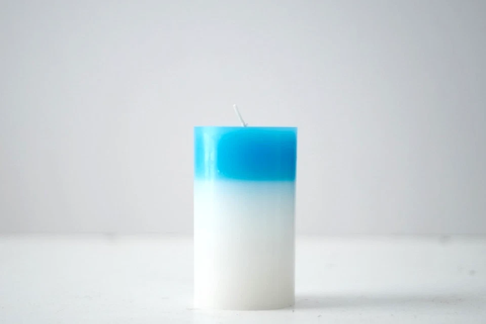 Pilar de vela que cambia de color cera real vela luz mágica espectáculo decoración de fiesta Foto 1 de 1