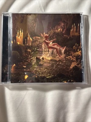 Portals - Melanie Martinez CD Limited 5000 Cover Foto 1 de 3