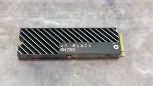 WD _BLACK SN750 500GB NVMe M.2 Internal Gaming SSD with Heatsink - Afbeelding 1 van 1