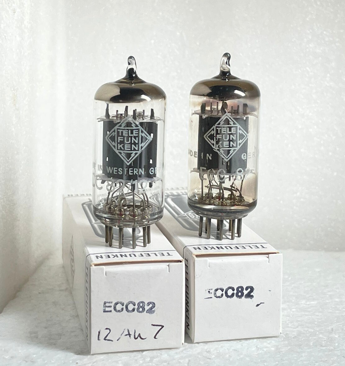 真空管　Telefunken/Mazda 12AU7A ECC82 Yahoo!オークション -「telefunken 12au7」の落札相場・落札価格