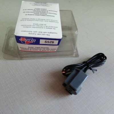 Standard S526 Headlamp Headlight Socket / Ford GMC Pontiac BRONCO Mustang NOS - Image 1 of 4