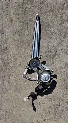 Lexus LS400 Passenger Front Door Window Regulator With Motor OEM UCF20  - Image 1 of 3