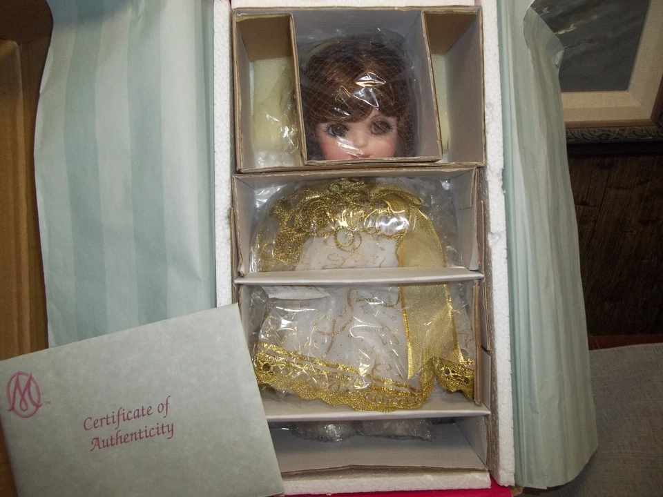 Muñeca de porcelana Adora Belle 100 Marie Osmond 2006 13" #346/3500 con certificado de autenticidad Foto 1 de 4