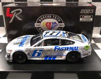 Brad Keselowski #6 Fastenal 2023 Mustang In Scala 1:24 CX62323FASBW 1 Di 504 - Immagine 1 di 4