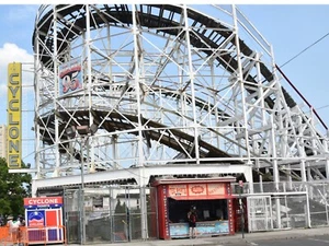11x14 Farb-Digitalfoto des Zyklons in ConeyIsland. - Bild 1 von 1