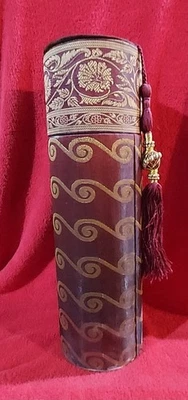 Carrito de vino decorativo vintage borgoña y dorado. Foto 1 de 4