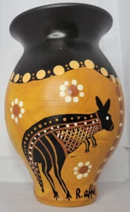 Aussie Aboriginal Dot Art 6" Pottery Vase Kangaroo R. Alto Signed Australian - Picture 1 of 12