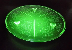 Antique Art Deco Uranium/Vaseline Green Glass Cake Plate/Jeannette Glass/c1930s - Picture 1 of 11