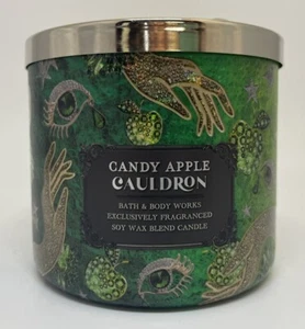 Bath & Body Works Caramelo Manzana Caldero 3 Mechas Vela Medusa Tapa 14.5 OZ - Imagen 1 de 2