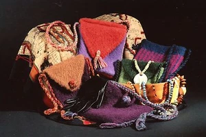 Felt Purses & Shoulder Bag Collection 1 Fiber Trends Knitting Felt Pattern AC-7 - Picture 1 of 2
