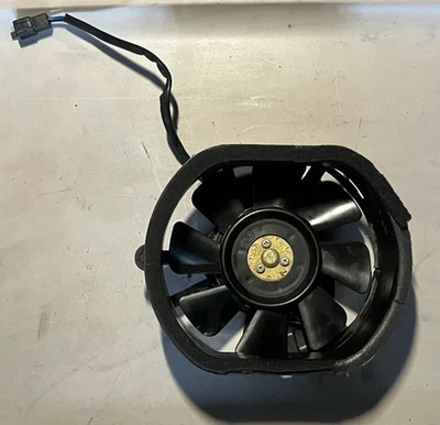 1998 97-04 Suzuki Marauder VZ800 OEM крышка вентилятора охлаждения радиатора двигателя - Изображение 1 из 4