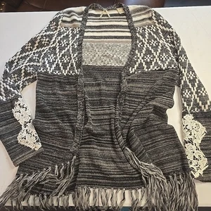 Cárdigan Gimmicks By BKE Boho Gris Blanco Talla Grande Flecos Crochet Tejido Suéter - Imagen 1 de 9