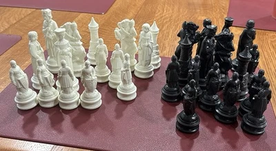 Ajedrez ANRI medieval renacentista de E.S. Lowe ~ 31 piezas ~ falta 1 peón blanco Foto 1 de 3
