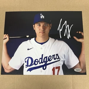 Shohei Ohtani signed Foto 8x10 Los Angeles Dodgers handsigniert mit COA HOLO - Bild 1 von 5