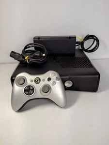 Microsoft Xbox 360 S Console 320GB HDD + Rare Silver Controller - Tested Working - Picture 1 of 17