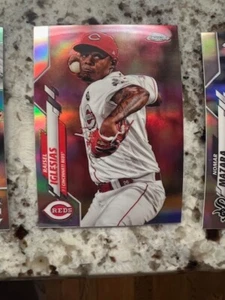 SCHEDA RIFRATTORE CROMATA TOPPS 2020 CINCINNATI REDS RAISEL IGLESIAS #175 - Foto 1 di 1