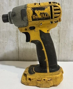 DeWalt DC825 18 Volt 1/4" Cordless Impact Driver Tool ONLY Tested/Works - Picture 1 of 6