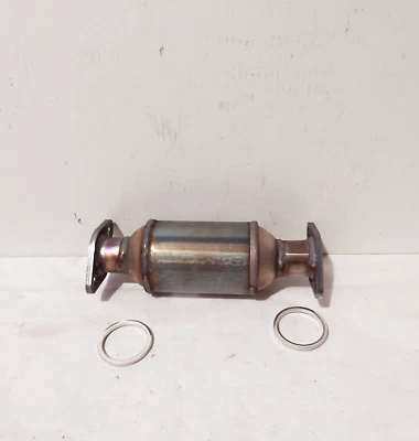 1991 1992 1993 1994 1995 1996 1997 Toyota Corolla 1.6L L4 Catalytic Converter - Image 1 of 4