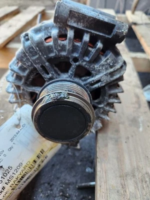 Used Alternator fits: 2013 Audi A4 2.0L turbo Bosch manufacturer Grade A - Изображение 1 из 4