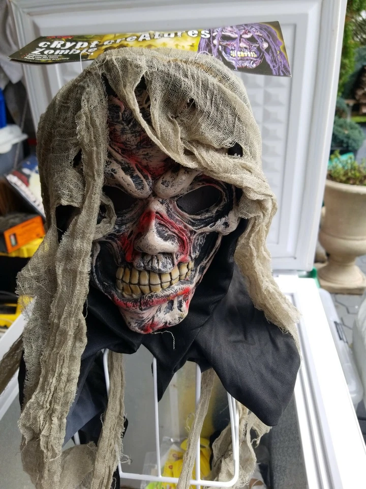 Adult Crypt Creatures Zombie Costume Mask Fun World. 50% off!  final sale ! - Image 1 of 1