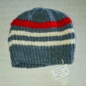 Gorro de lana gris/rojo/crema tejido a mano hecho a mano hecho a mano - Imagen 1 de 6